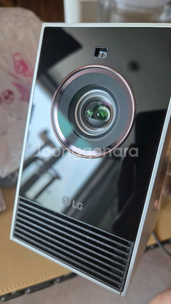 LG 시네빔 큐브 4k HU710PB 팝니다--3
