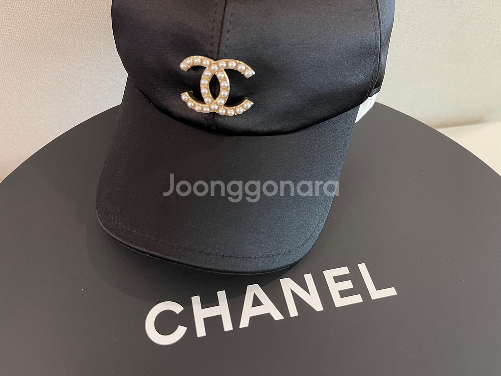 샤넬 CC 로고 진주 제니 볼캡--3