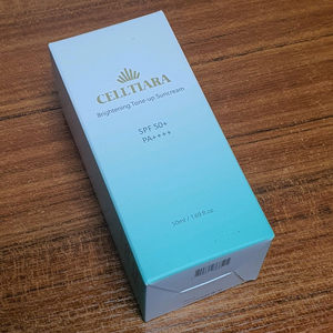 셀티아라 브라이트닝 톤업 선크림 새상품