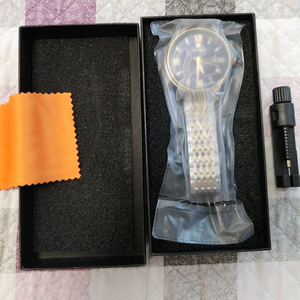 남성 메탈 손목 시계 ㅡ 새제품