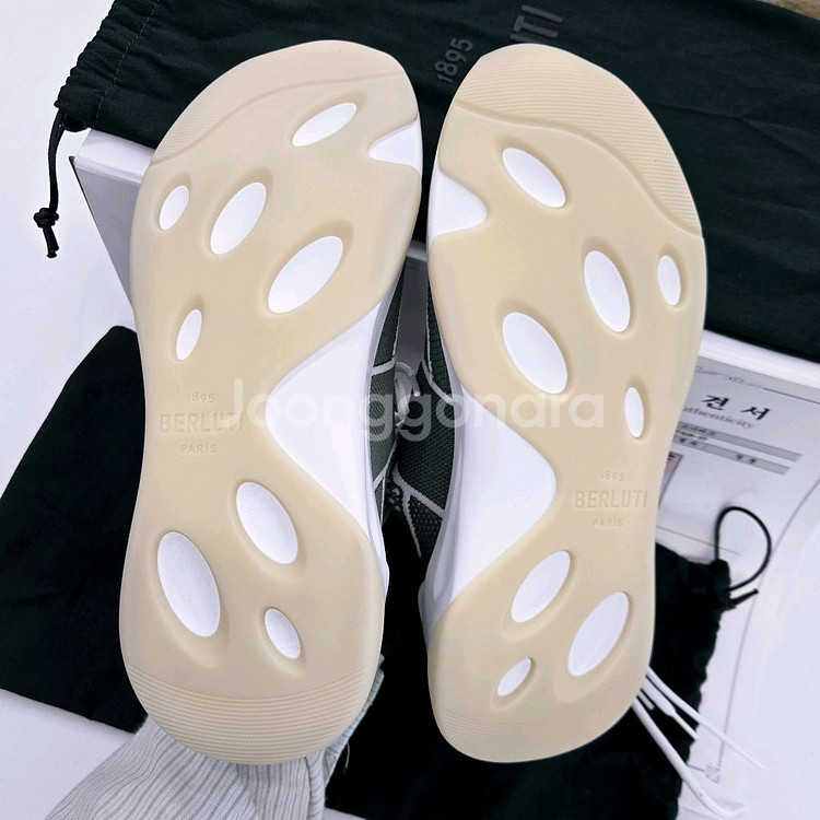 벨루티 쉐도우 니트엔 카프 레더 스니커즈 6사이즈--7