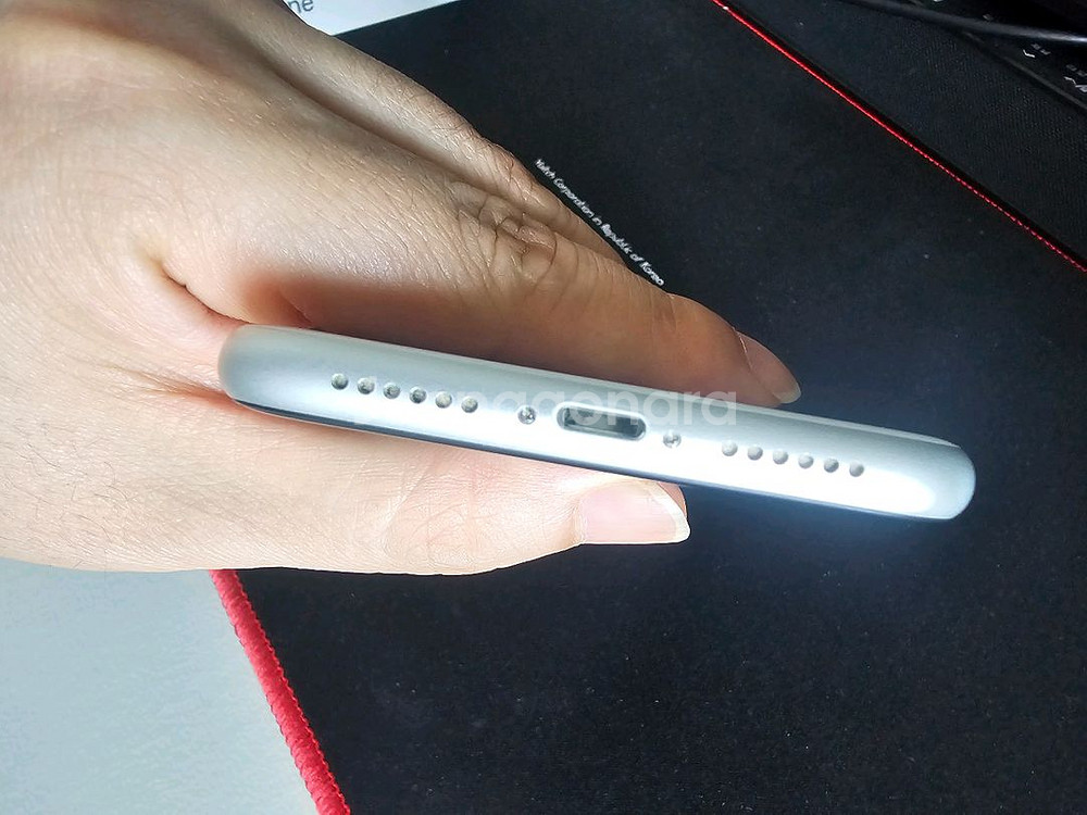 아이폰 XR 화이트 64GB SS급!!--5