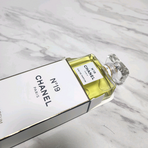 샤넬 No.19 향수