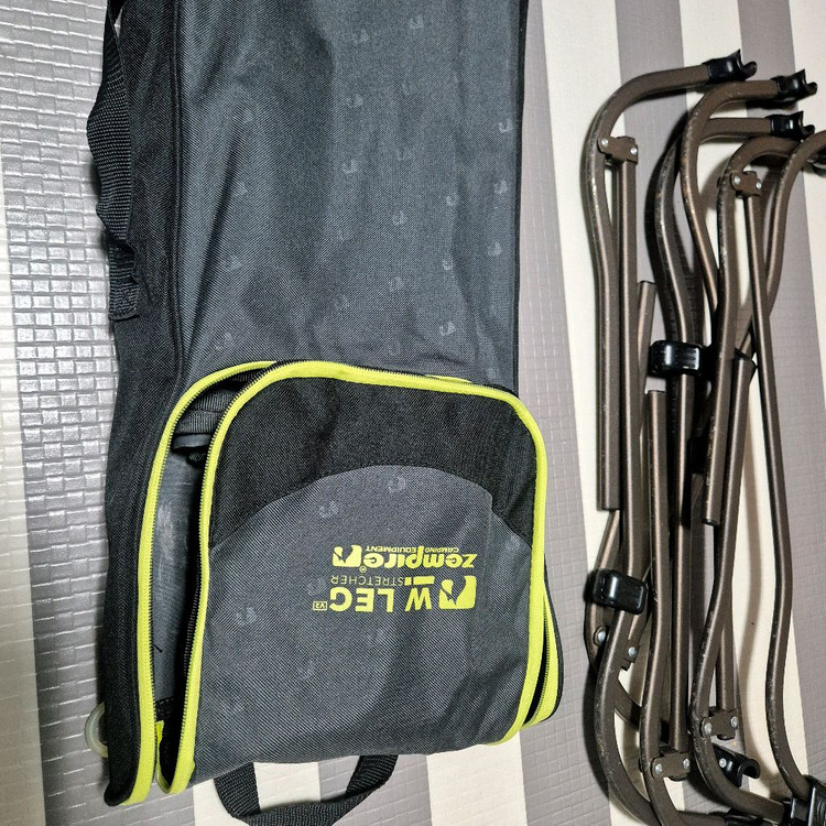 잼파이어 캠핑 간이침대 2개--1