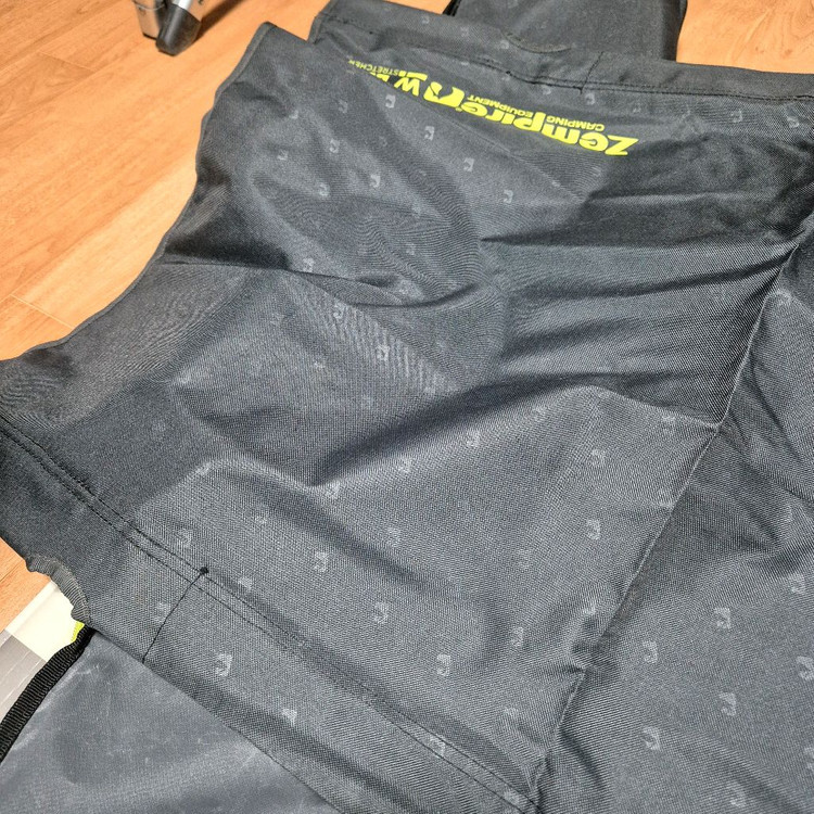 잼파이어 캠핑 간이침대 2개--4