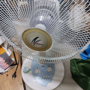 신일선풍기,조명등,잠옷내의,인형2개