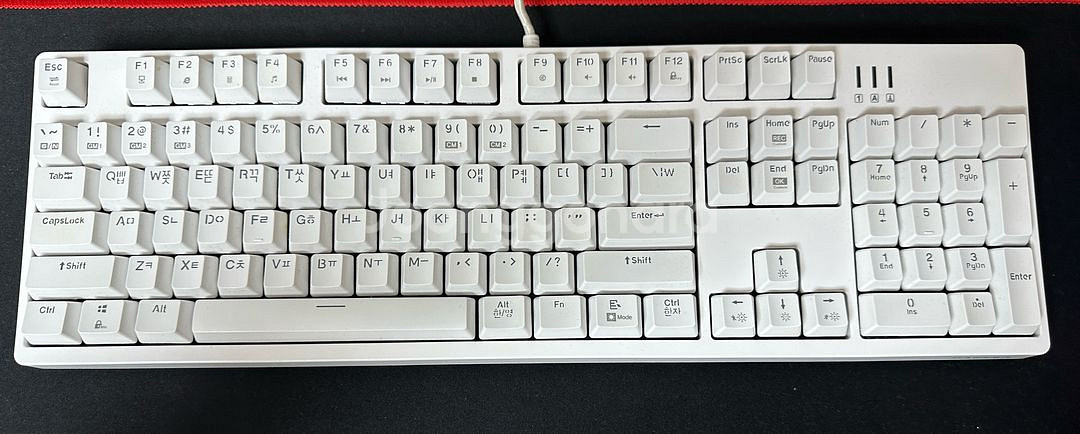 앱코 K660S 화이트 키보드 카일광축 적축 판매합니다--0