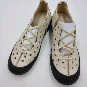 아이보리 펀칭 가죽 단화235