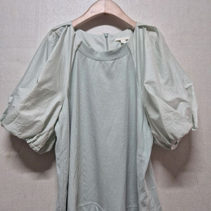 cos 퍼프소매 블라우스