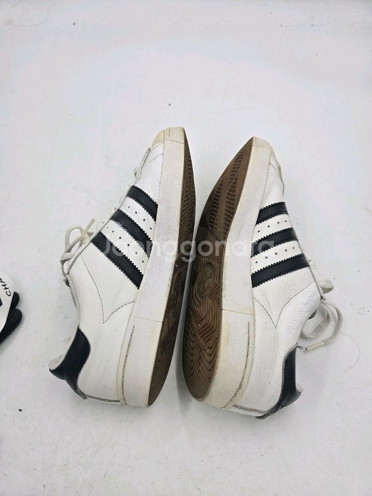 아디다스 슈퍼스타 흰검 스니커즈(40)250--2