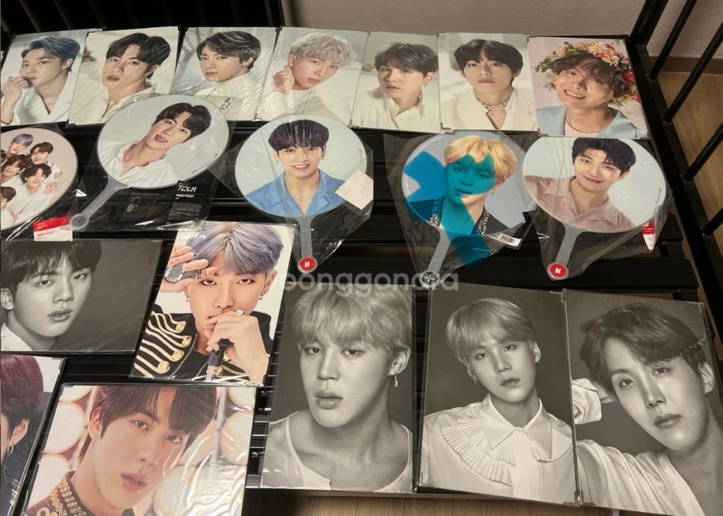 방탄소년단 공식굿즈 싸게 팔아요 이미지