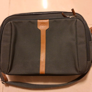# 샘소나이트 서류 가방(상태 양호함)