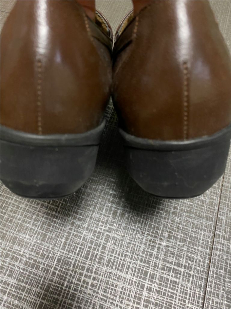 바이네르 펀칭 컴포트화 브라운 이미지