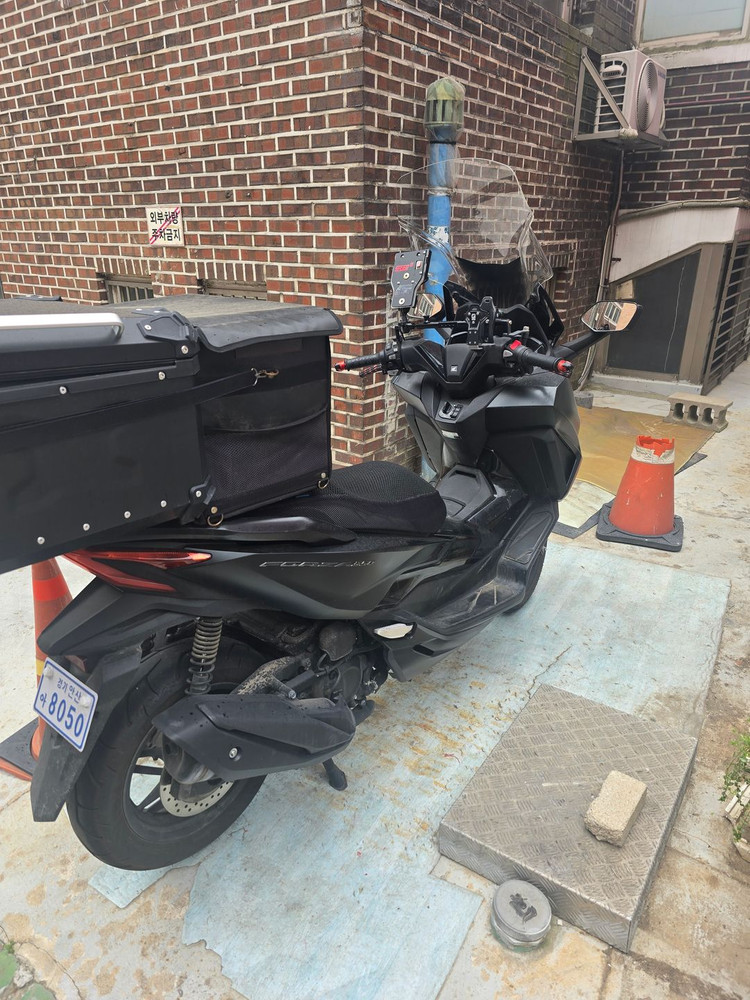 24년식 포르자 350 판매합니다--2