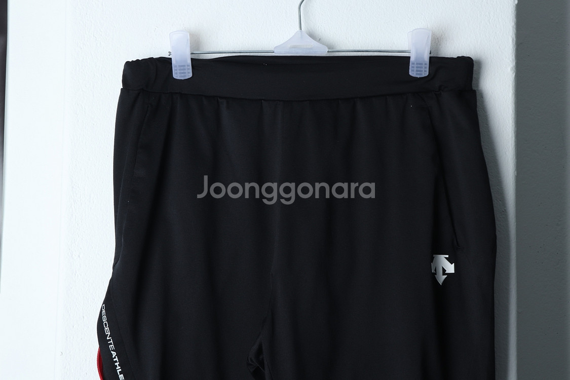 (M) 데상트 반바지 팬츠 밴딩 기능성 블랙--0