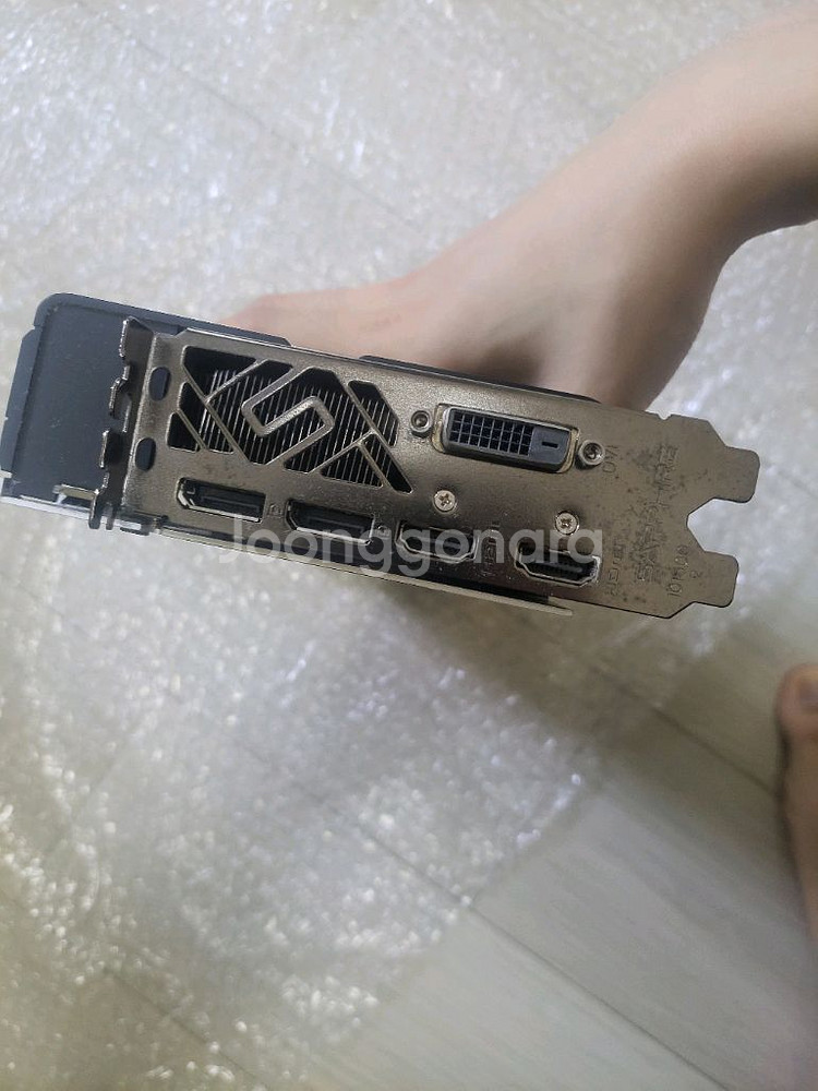사파이어 RX580 NITRO 4GB 팝니다--2