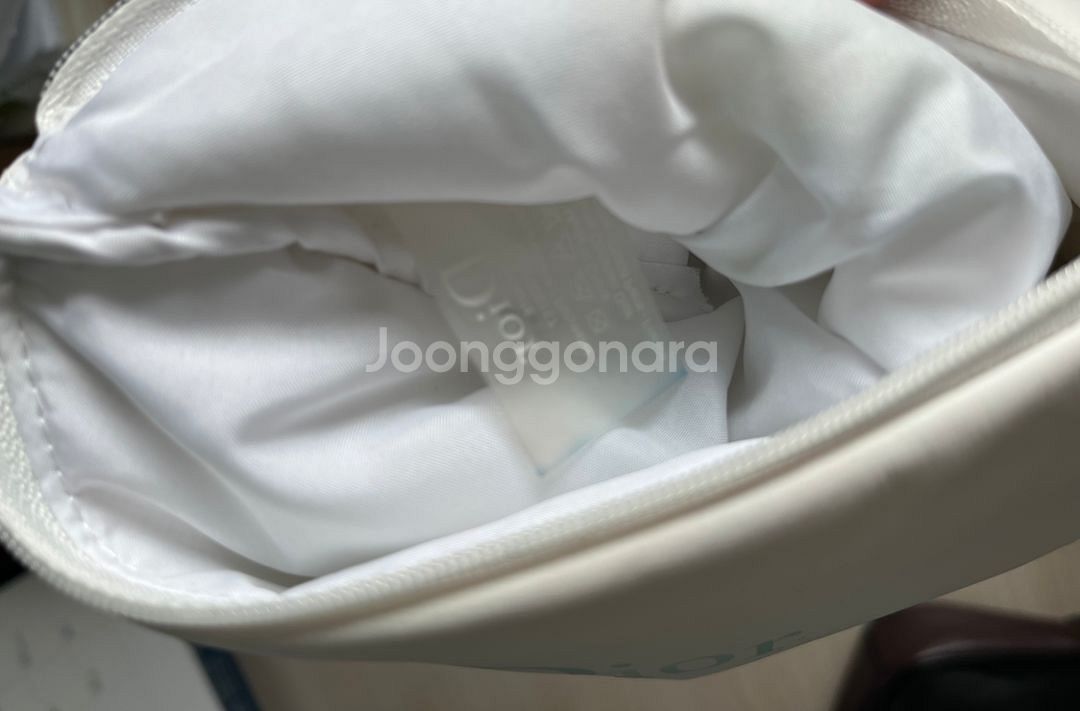 디올 화이트 화장품 파우치--3