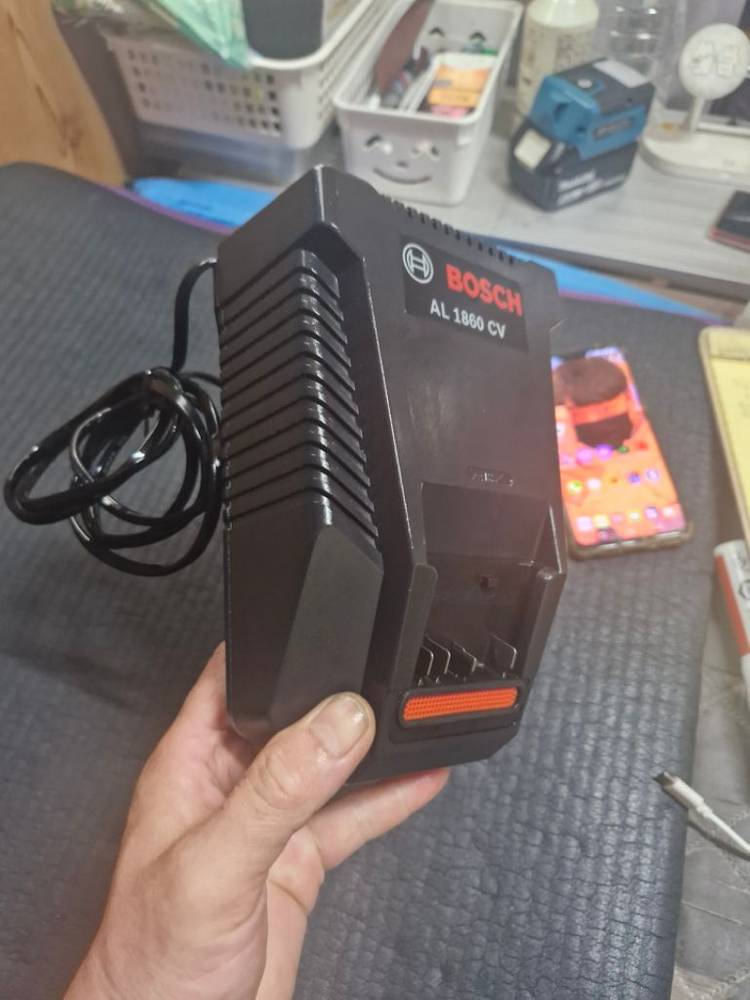 보쉬충전기AL1860CV 보쉬고속충전기 이미지