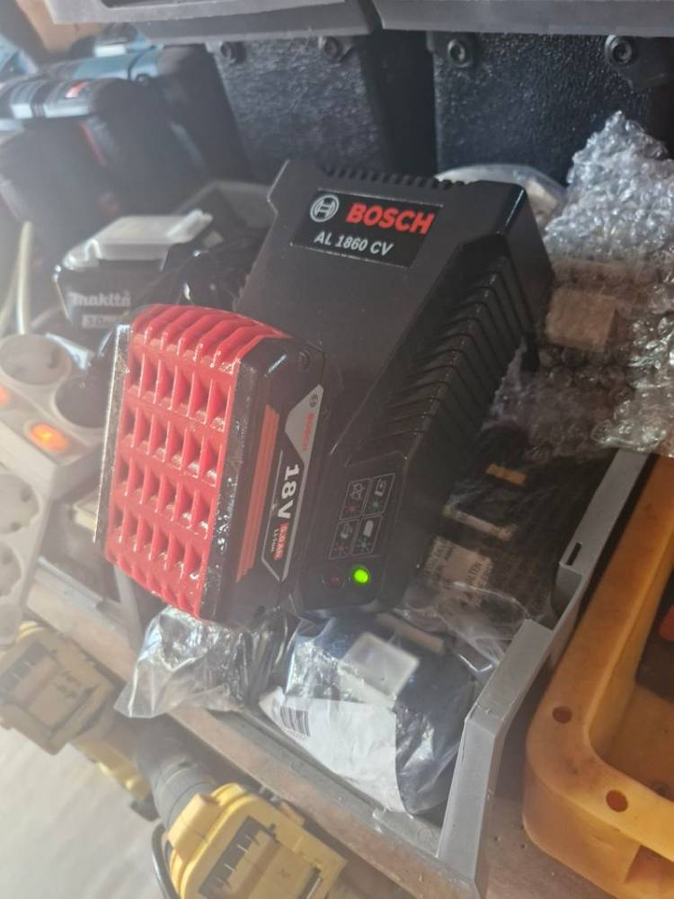 보쉬충전기AL1860CV 보쉬고속충전기 이미지