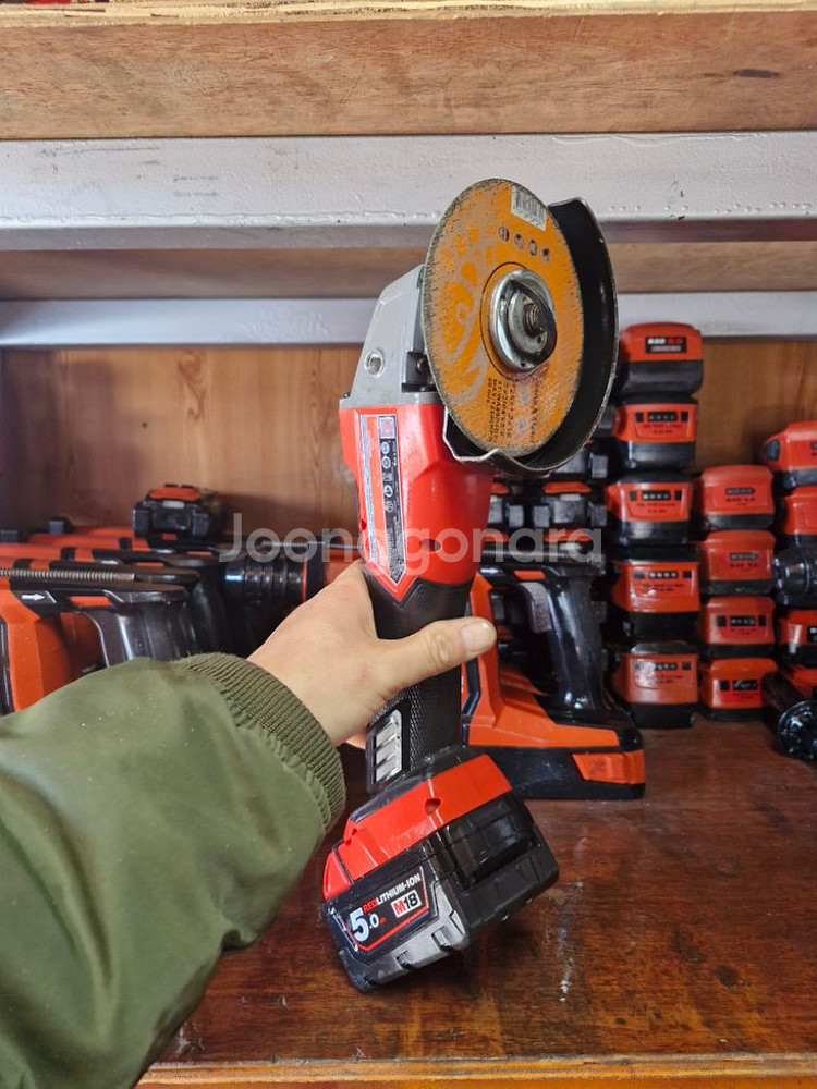 밀워키충전그라인더 M18 FSAG125X.5인치 최상급--2