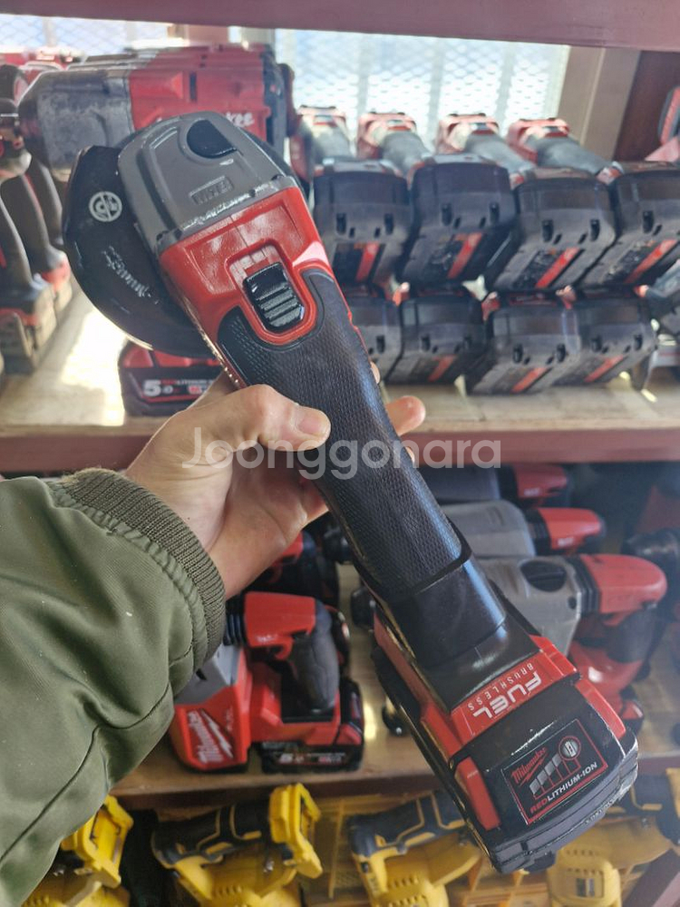 밀워키충전그라인더 M18 FSAG125X.5인치 최상급--8