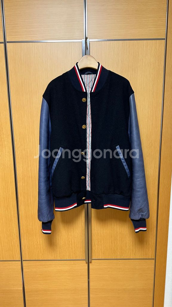 톰브라운 THOM BROWNE 바시티 스타장 야구점퍼--0