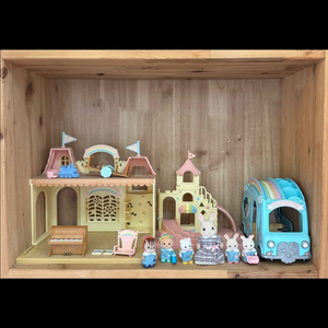 실바니안 유치원 집,놀이터,버스,인형 세트