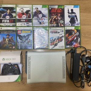 Xbox360 + 게임 타이틀 10개 일괄로 팝니다.