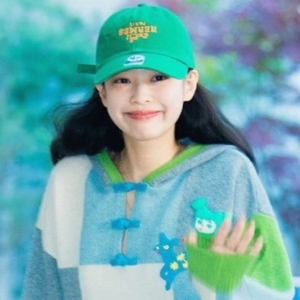 nptsss 제니 에르메스볼캡 (뒷로고있음)