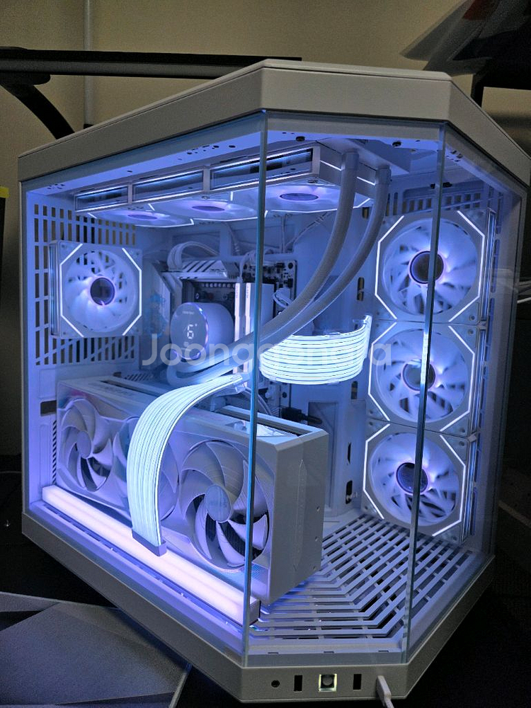 9950X3D RTX5090 어마본체 팝니다--0