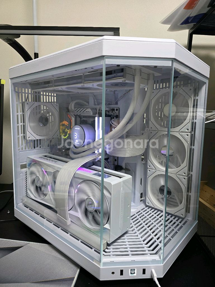 9950X3D RTX5090 어마본체 팝니다--1