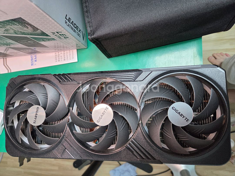기가바이트 rtx4080 gaming oc--1