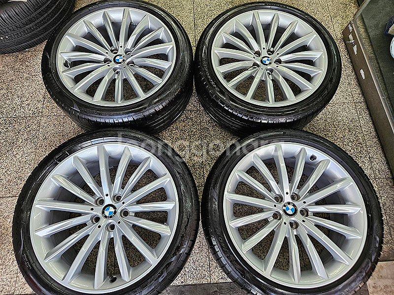 BMW G30 5시리즈 633 정품 19인치 휠타이어--0