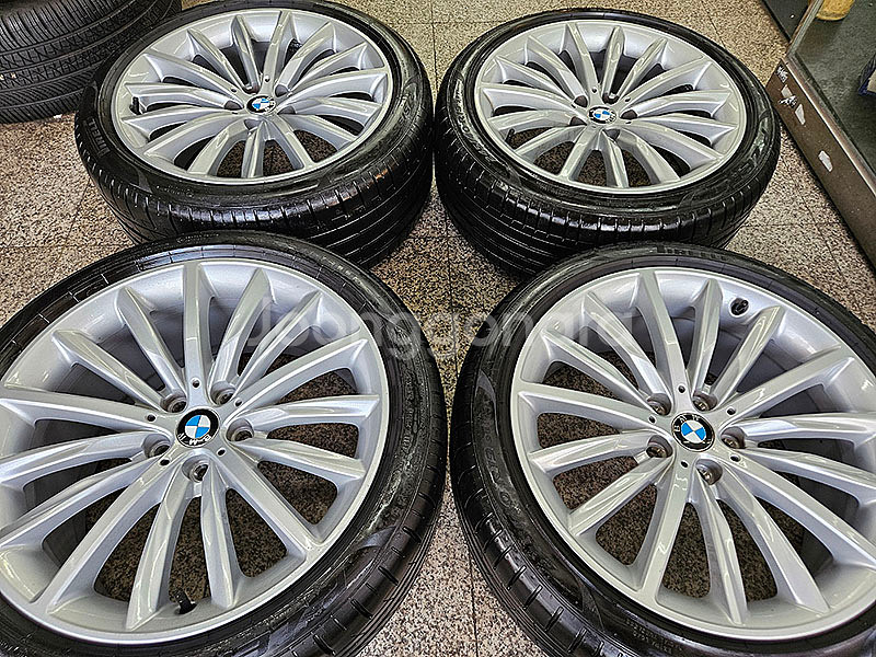 BMW G30 5시리즈 633 정품 19인치 휠타이어--1