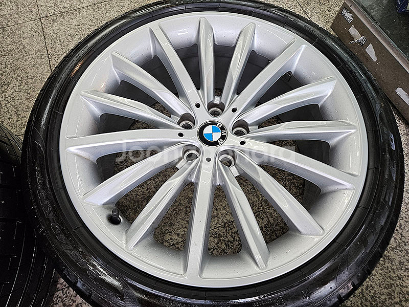 BMW G30 5시리즈 633 정품 19인치 휠타이어--5