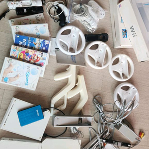 닌텐도 Wii 본체(ㅋㅍ 포함) + 인기 게임 CD +