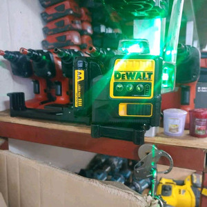 디월트레이저레벨 DCE089L1G그린레이저.사진그대로