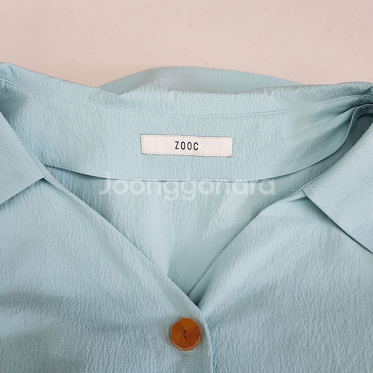 ZOOC 소프트 블루 버튼 블라우스 55사이즈--2