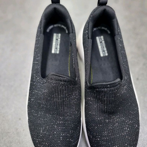 스케쳐스240