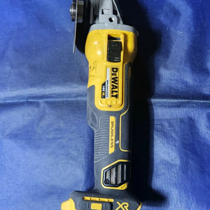 디월트 18v 충전그라인더 DCG405 본체 팝니다