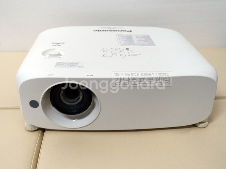파나소닉 PT-VZ570 세미단초점 5000안시 풀HD--1