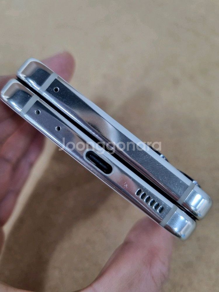 갤럭시Z플립5 크림 256GB 중고폰 LG공기계 최저가--3
