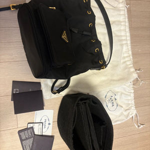 프라다 리나일론 버킷백 블랙