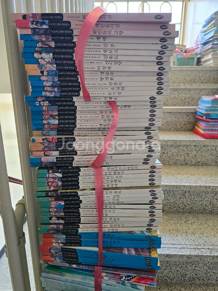 위인전집 전권 다 있습니다ᆢ거의새책--0