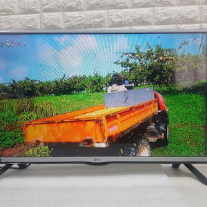 LG 32인치 LED TV 입니다