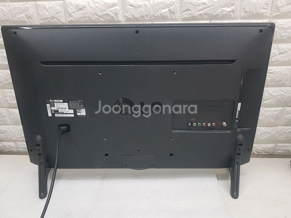 LG 32인치 LED TV 입니다--3