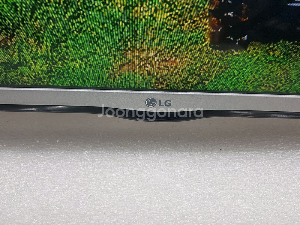 LG 32인치 LED TV 입니다--1