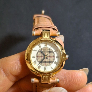 닥스 여성 가죽손목시계