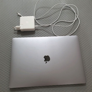 2018 맥북프로 15인치 i7 32GB 512GB