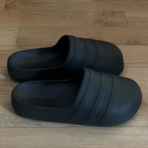 아디다스 아디폼 뮬 슬리퍼 - 235